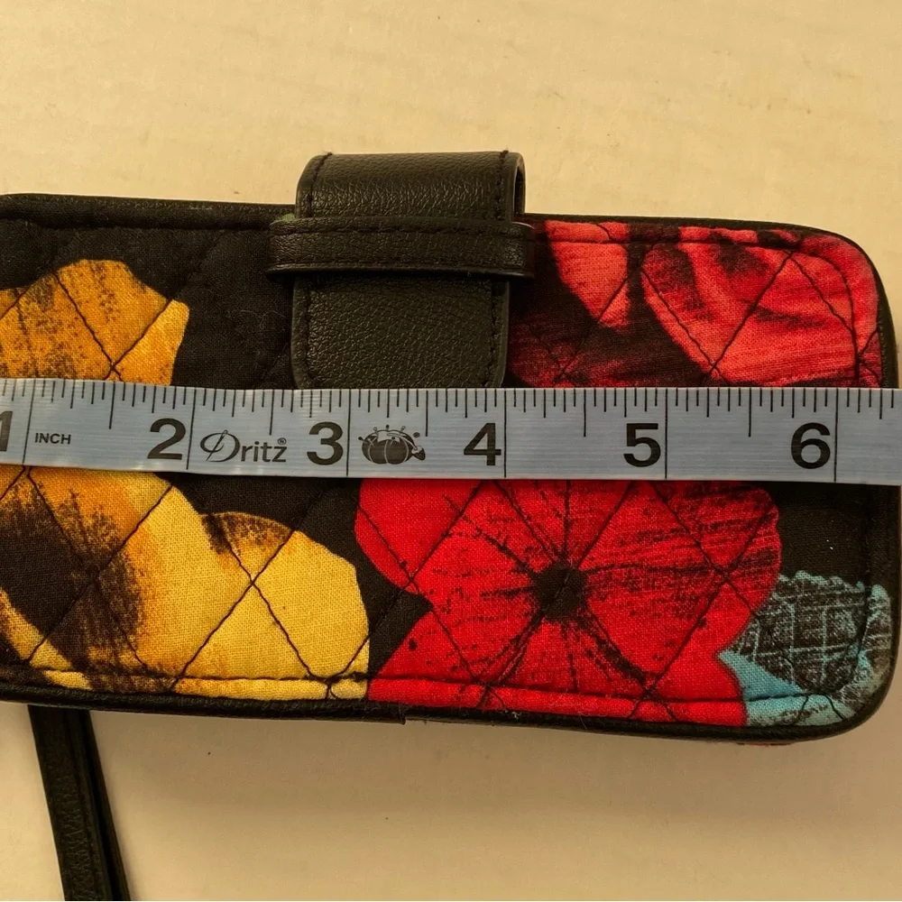 Vera Bradley Smartphone Wristlet - Excellent Condition